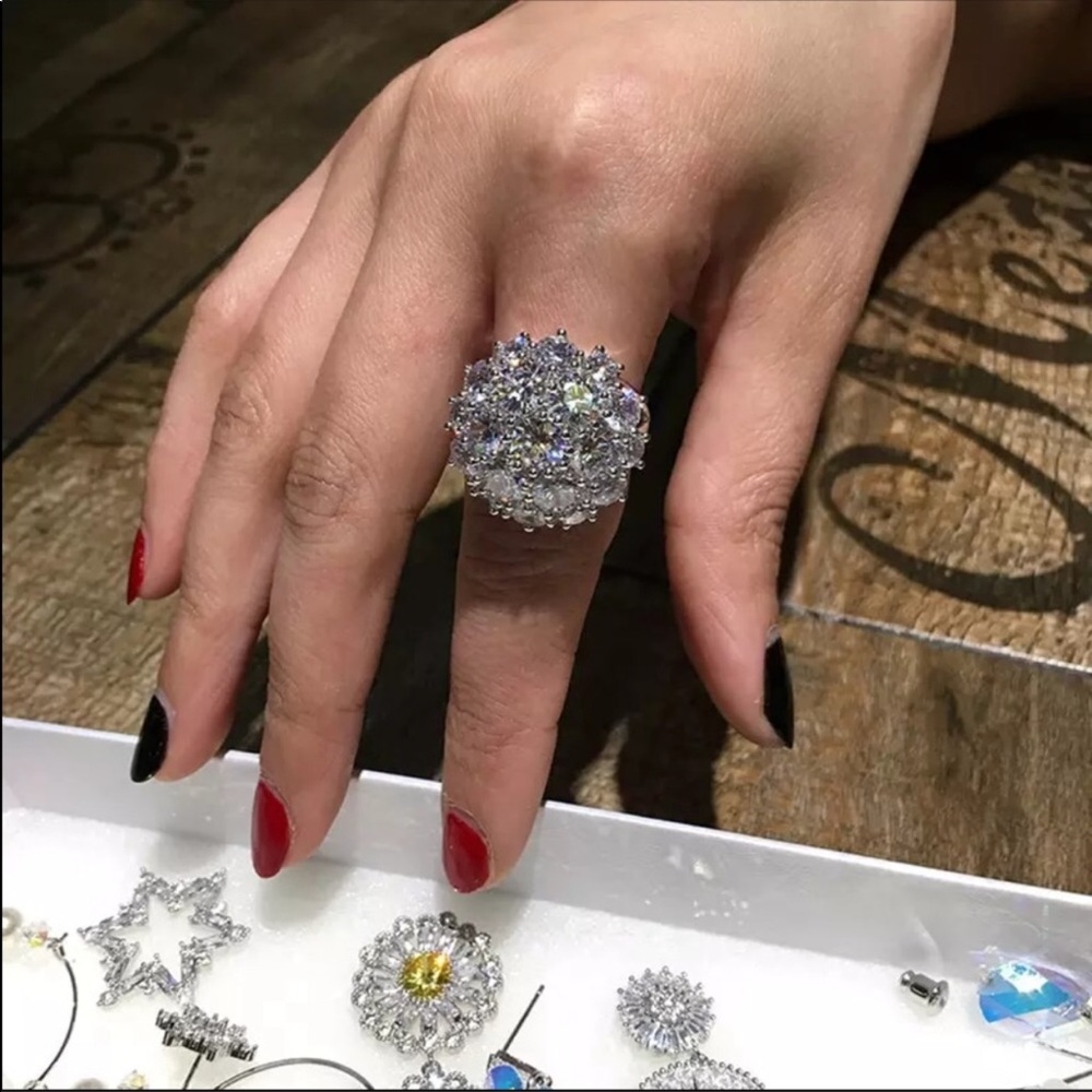 New 925 Silver Flower Diamonds Ring - Picture 2 of 7